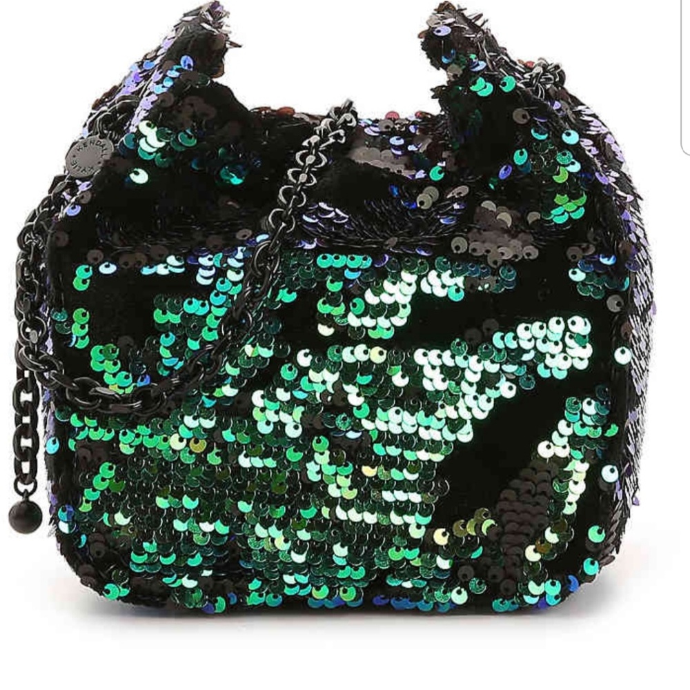 Kendall and Kylie bucket bag with Star Charm
